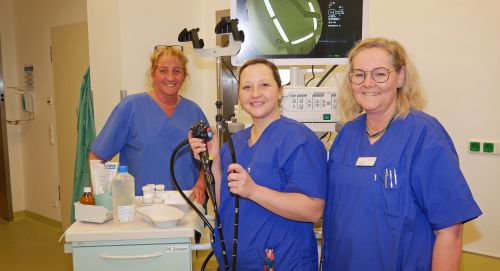 Olga Gnatiuk (Mitte) mit den Teamleitungen der Endoskopie Monika Habets (links) und Claudia Schmitz (rechts)